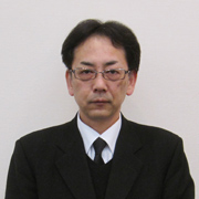 �������F